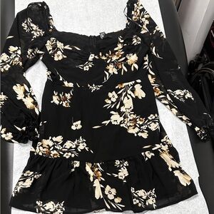 Forever 21 Floral Long Sleeve Ruffled Shirt  Size M
